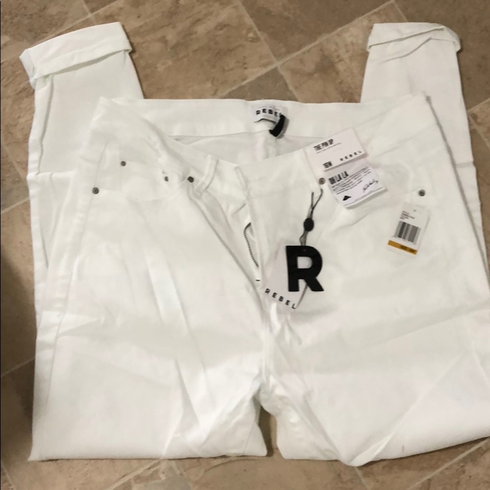 White ankle length Rebel Wilson x Angels 16W Pants